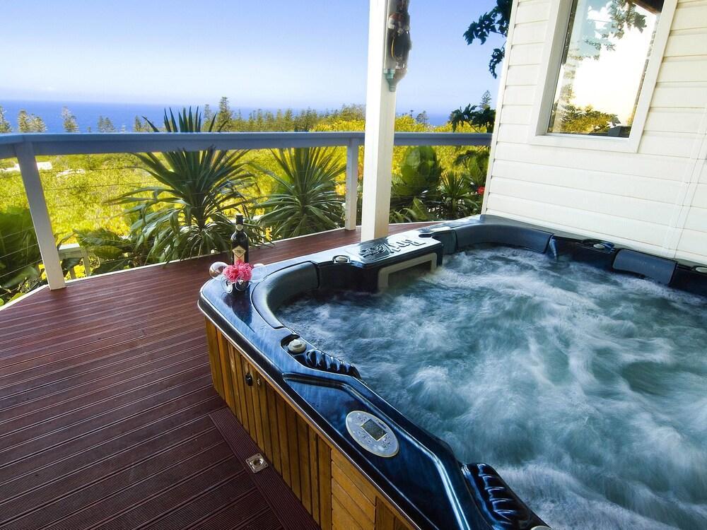 Cumberland Resort & Spa Burnt Pine Bagian luar foto