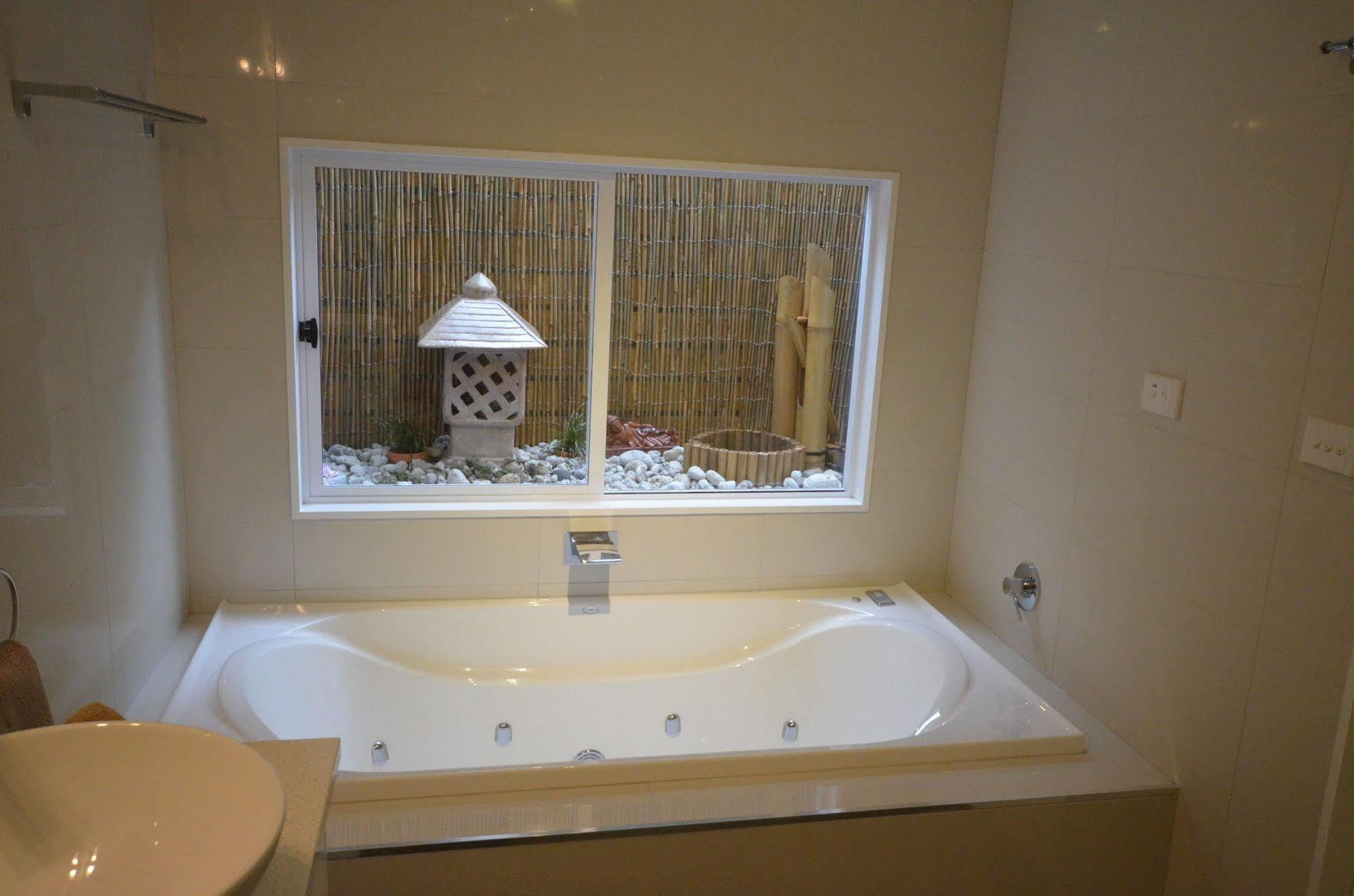 Cumberland Resort & Spa Burnt Pine Bagian luar foto