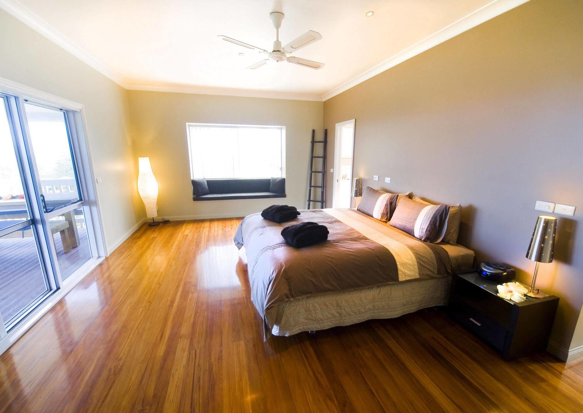 Cumberland Resort & Spa Burnt Pine Bagian luar foto